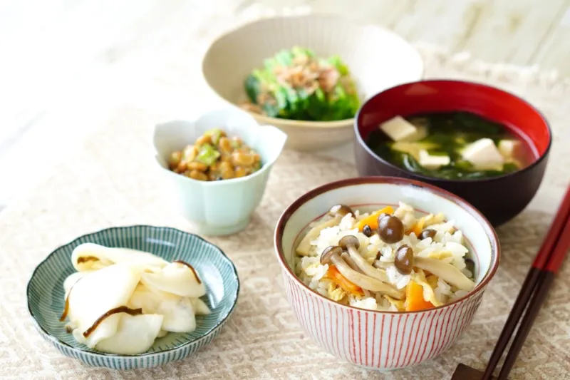 健康的な和食の食卓
